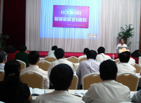 Đồng chí Quách Thế Hùng, Phó Chủ tịch UBND tỉnh phát biểu chỉ đạo hội nghị.