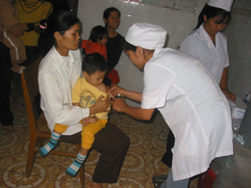 Mức độ miễn dịch quần thể chưa đủ lớn là yêu cầu cần thiết triển khai chiến dịch vắc xin sởi trên địa bàn.