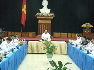 Đồng chí Bùi Văn Tỉnh, Chủ tịch UBND tỉnh kết luận hội nghị.