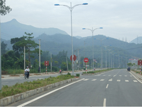 Đường cao tốc Hòa Lạc - TP Hòa Bình tiếp giáp với khu vực xưởng cưa khu vực đường Trương Hán Siêu và Trần Quý Cáp ( TP Hòa Bình).
