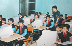 Trường dân tộc nội trú huyện Mai Châu đẩy mạnh các phong trào thi đua học tốt
