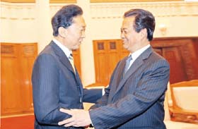 Thủ tướng Nguyễn Tấn Dũng tiếp cựu Thủ tướng Nhật Bản Y-U-Ki-Ô Ha-Tô-Y-A-Ma.