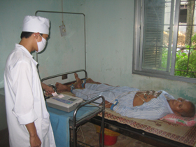 Bệnh viện Đa khoa huyện Kim Bôi nỗ lực chăm sóc, bảo vệ sức khỏe nhân dân.