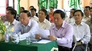 Đồng chí Tô Huy Rứa và các đại biểu tiếp xúc
 cử tri Bắc Ninh (Ảnh: Báo Bắc Ninh)
