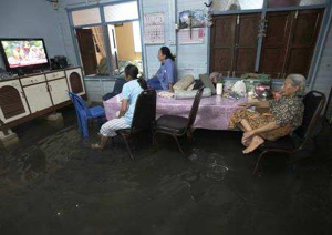 Nước ngập sâu trong một ngôi nhà ở Bangkok, Thái Lan.