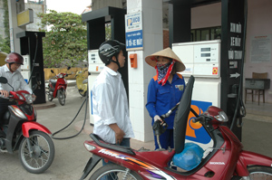 Cửa hàng xăng dầu phường Đồng Tiến (TPHB) thuộc Chi nhánh Xăng dầu Hòa Bình luôn đảm bảo an toàn trong kinh doanh.