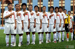 Các cô gái vàng của bóng đá nữ Việt Nam luôn thi đấu hết mình vì màu cờ sắc áo. Ảnh: Ngọc Quân