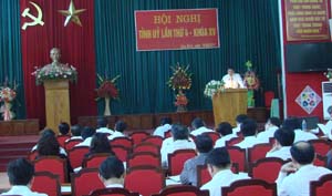 Toàn cảnh Hội nghị lần thứ 4 Ban Chấp hành Đảng bộ tỉnh khóa XV.