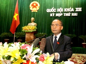 Chủ tịch Quốc hội Nguyễn Sinh Hùng phát biểu khai mạc Kỳ họp thứ hai, Quốc hội khóa XIII. (Ảnh: Thống Nhất/TTXVN)