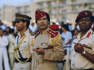 Ông Muammar Gaddafi (giữa) năm 1981 (Nguồn: Corbis)