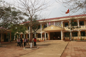 Nhờ phong trào hiến đất xây trường, các em học sinh xã Xuân Phong (Cao Phong) đã được học tập trong điều kiện cơ sở vật chất đảm bảo.