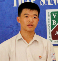 Em Lê Minh Thành, học sinh lớp 11 chuyên tin, trường THPT chuyên Hoàng Văn Thụ.