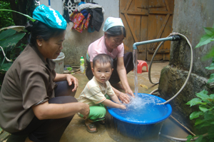 Nhờ quản lý vận hành tốt, công trình cấp nước tập trung tại xã Yên Nghiệp (Lạc Sơn) phát huy hiệu quả trong sinh hoạt và đời sống nhân dân trên địa bàn.