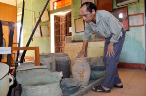 Số cổ vật được cất giữ tại xã Vĩnh Đồng (Kim Bôi) không được bảo quản có nguy cơ bị hư hỏng theo thời gian.