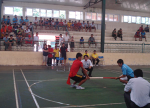 Trận đấu hạng cân 63 kg nam giữa VĐV của Hòa Bình và Yên Bái.