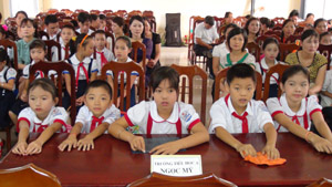 Tập thể đội trường tiểu học Ngọc Mỹ A (huyện Tân Lạc) đã có 3 phần thi với số điểm cao nhất và đoạt giải nhất Hội thi. 

