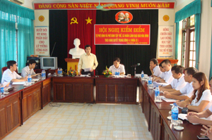 Đồng chí Hoàng Minh Tuấn, UVBTV, Trưởng Ban Tổ chức Tỉnh ủy phát biểu ý kiến chỉ đạo tại hội nghị.