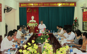 Đồng chí Hoàng Thanh Mịch, TVTU, Trưởng Ban Tuyên giáo Tỉnh ủy, Trưởng ban VHXH-DT (HDND tỉnh) phát biểu kết luận công tác giám sát tại Ban Dân tộc tỉnh.