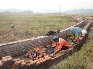 Từ nguồn vốn chương trình kiên cố hóa kênh mương, tuyến mương nội đồng xóm Trang, xã Thượng Cốc (Lạc Sơn) được cứng hóa phục vụ sản xuất nông nghiệp.

