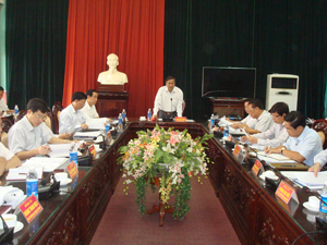 Đồng chí Hoàng Việt Cường, Bí thư Tỉnh uỷ phát biểu chỉ đạo tại cuộc họp.