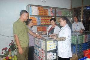 Phòng khám đa khoa Sepentrung Tây Bắc khám, phát thuốc YHCT miễn phí cho người có công TPHB.