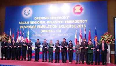 Các đại biểu của các nước ASEAN tại lễ khai mạc ARDEX-13 tại Hà Nội sáng 21-10 (ảnh:VT) 
