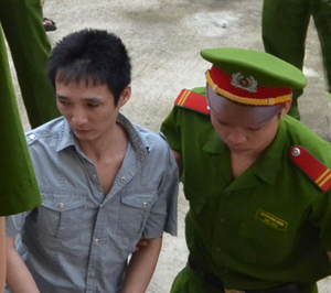 Bị HĐXX bác đơn kháng án, Đinh Văn Hải phải chấp hành bản án 12 năm tù theo bản án sơ thẩm.
