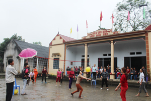 CLB bóng chuyền hơi xóm Đồng Tiến, xã Tân Vinh hoạt động thường xuyên và ngày càng thu hút được nhiều thành viên tham gia.