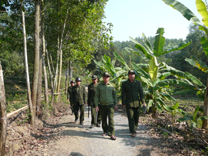 Lực lượng Công an xã Đồng Tâm (Lạc Thuỷ) thường xuyên tuần tra giữ ổn định AN -TT trên địa bàn.
