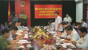 Bộ trưởng Bộ GT – VT Đinh La Thăng phát biểu tại buổi làm việc với lãnh đạo tỉnh. 

 

