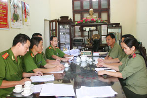 Công an huyện Yên Thủy họp bàn triển khai nhiệm vụ đảm bảo  an ninh vùng giáp ranh.
