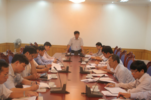 Đồng chí Nguyễn Văn Dũng, Phó Chủ tịch UBND tỉnh, Trưởng BTC lễ đón nhận kết luận cuộc họp.