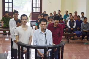Sau vụ “hỗn chiến” cả 3 anh em ruột Chu Đức Dũng, Chu Đức Tuấn và Chu Đức Mạnh cùng ra hầu tòa.