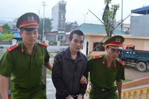 Với hành vi hiếp dâm trẻ em, Nguyễn Thanh Tú phải nhận mức án 12 năm tù.