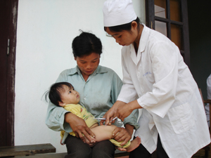 Trong khuôn khổ thực hiện chương trình, tại các xã ĐBKK sẽ tăng cường tiếp cận các dịch vụ có chất lượng về chăm sóc sơ sinh và làm mẹ an toàn.