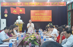Đồng chí Nguyễn Trường Phong, Trưởng BQL Dự án, Chủ tịch Hội Nông dân tỉnh, phát biểu chủ trì hội nghị.
