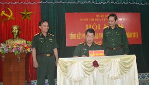 Trung tướng Phạm Hồng Hương chứng kiến ký nhận bàn giao khối trưởng khối thi đua 9 tỉnh năm 2016.