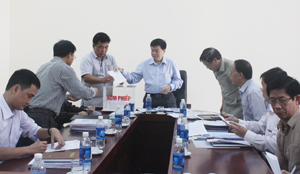 Đồng chí Nguyễn Văn Chương, Phó Chủ tịch UBND tỉnh, Chủ tịch Hội đồng bỏ phiếu bầu xét tặng tác phẩm, cụm tác phẩm, công trình, cụm công trình được đề nghị xét tặng.