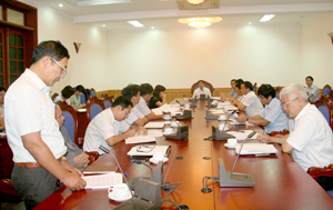 Nhiều doanh nghiệp kiến nghị với UBND tỉnh và các sở, ngành chức năng tập trung phát triển hạ tầng KCN Mông Hóa, thúc đẩy thu hút đầu tư.