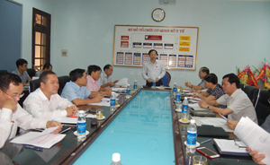 Đồng chí Nguyễn Văn Toàn, Trưởng Ban Tuyên giáo Tỉnh ủy, Trưởng BanVH-XH&DT (HĐND tỉnh) chủ trì buổi làm việc với Sở Y tế.