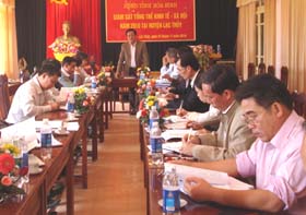 Đồng chí Đinh Duy Sơn, Phó Chủ tịch Thường trực HĐND tỉnh phát biểu tại buổi giám sát