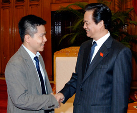 Thủ tướng Chính phủ Nguyễn Tấn Dũng tiếp GS Ngô Bảo Châu chiều ngày 8/11.