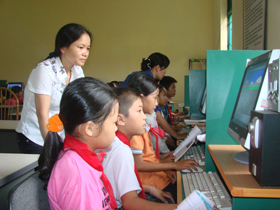 Trường tiểu học Hòa Sơn A (Lương Sơn) ứng dụng tốt công nghệ thông tin vào học tập, giảng dạy.