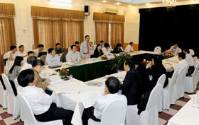 Đoàn Đại biểu QH tỉnh Yên Bái, Điện Biên, Tây Ninh thảo luận ở tổ.