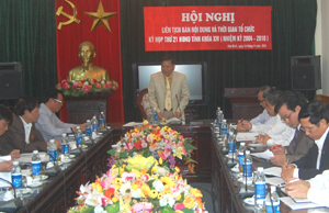 Đồng chí Hoàng Việt Cường, Bí thư Tỉnh uỷ, Chủ tịch HĐND tỉnh phát biểu kết luận hội nghị.