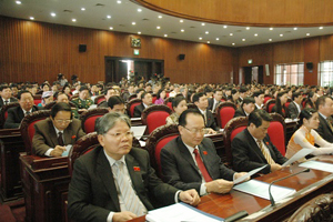 Các đại biểu Quốc hội làm việc tại hội trường.