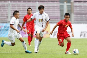 U23 Việt Nam (áo đỏ) sẽ tiếp tục giành chiến thắng trước Myanmar? (ảnh: Thục Linh)