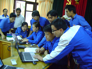 ĐVTN TP Hòa Bình truy nhập Internet bầu chọn cho vịnh Hạ Long