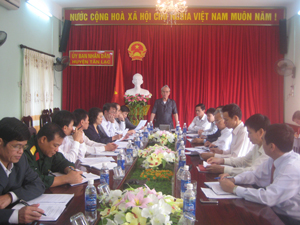 Đoàn công tác Ban Kinh tế và ngân sách giám sát tại huyện Tân lạc.