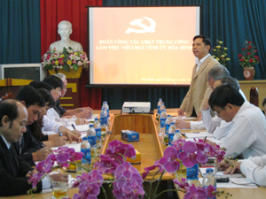 Đồng chí Tô Quang Thu, Phó Chủ nhiệm Uỷ ban Kiểm tra Trung ương phát biểu tại buổi làm việc.